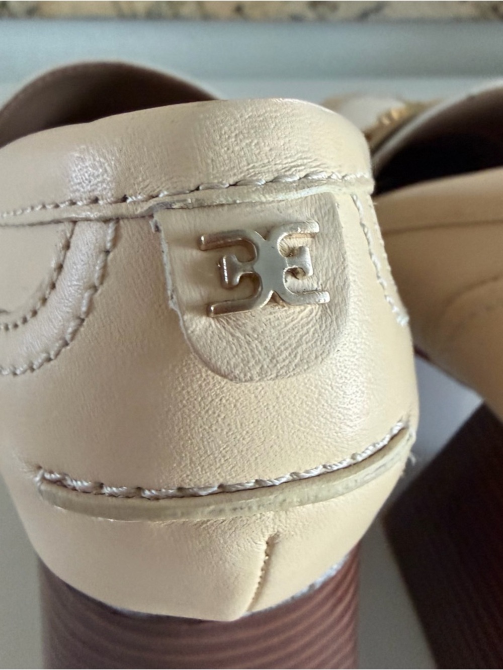 NWOT Sam Edelman Cream and Brown Leather Block Heel Loafers with Gold Chain - Picture 12 of 16